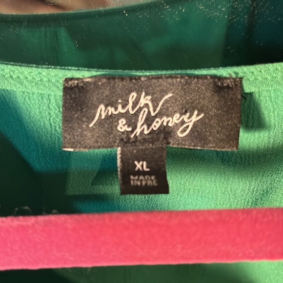 Milk and honey green blouse - Picture 3 of 3